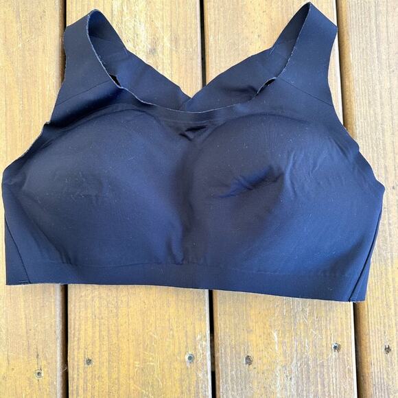 Lululemon Black Enlite Bra - Crisscross back - Picture 2 of 6